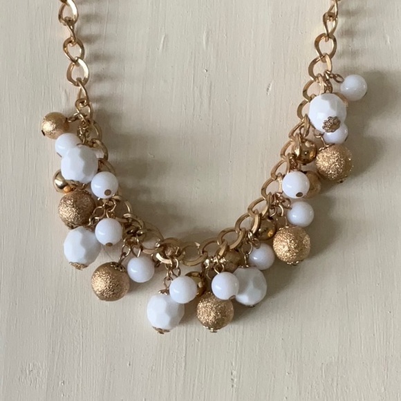 Cha Cha Necklace Textured & Smooth Gold-Tone Beads & Faceted White Beads - Picture 3 of 14